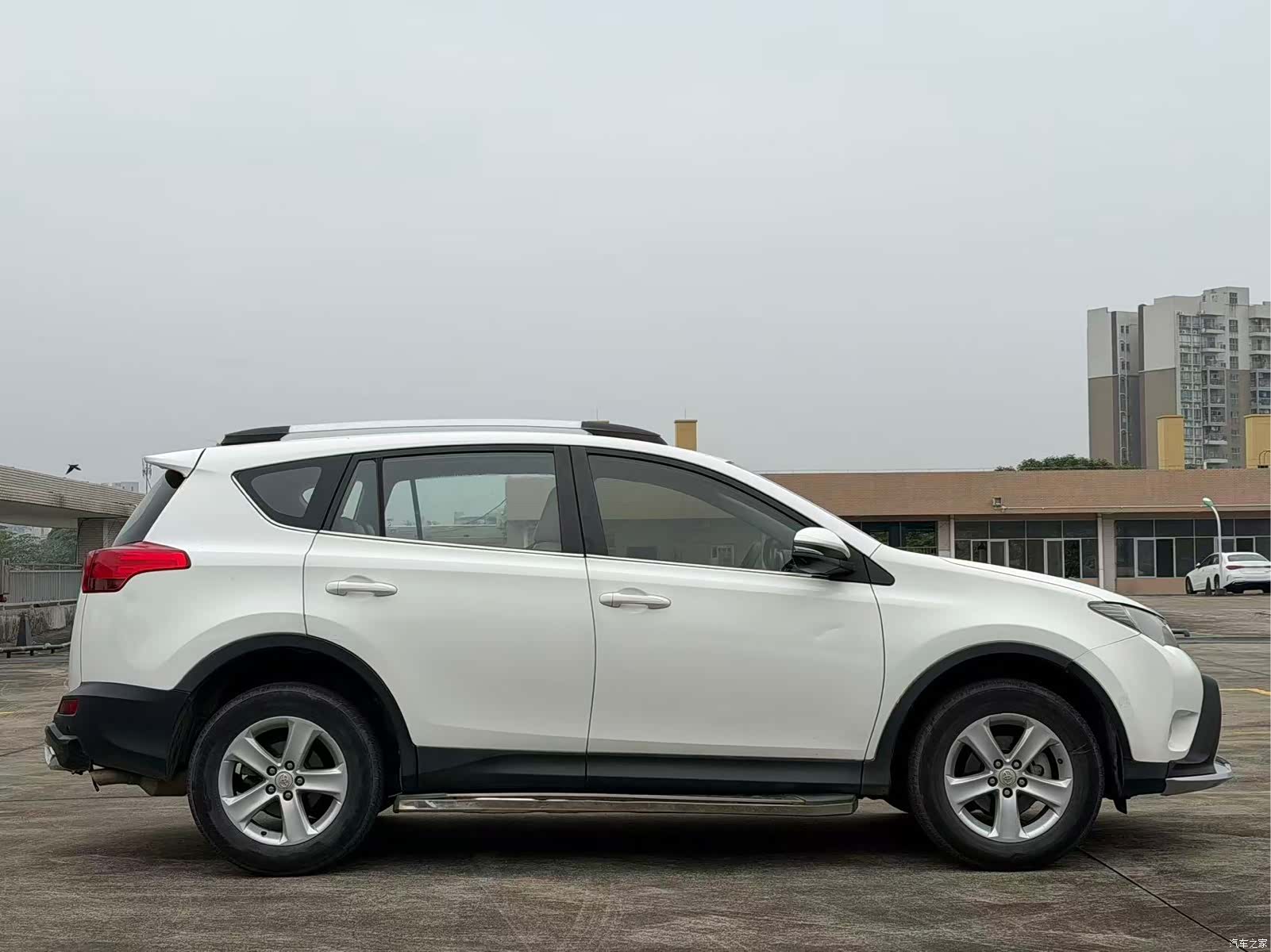Toyota RAV4, 2014 4