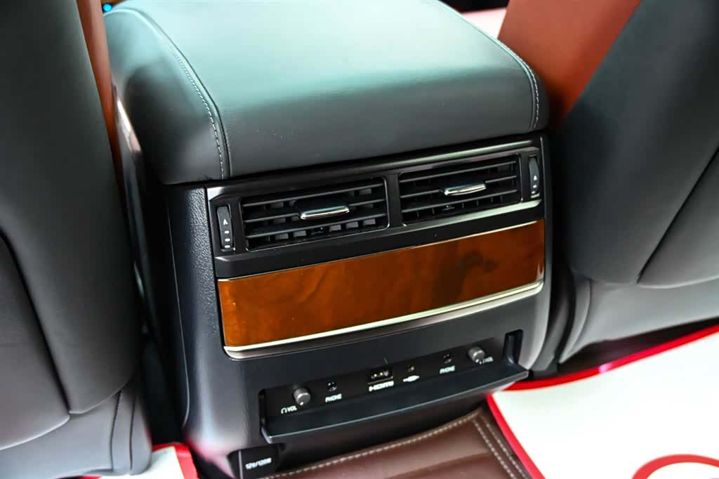 Lexus LX, 2018 37