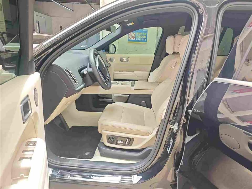Li Auto Ideal L8 Li Auto Ideal L8