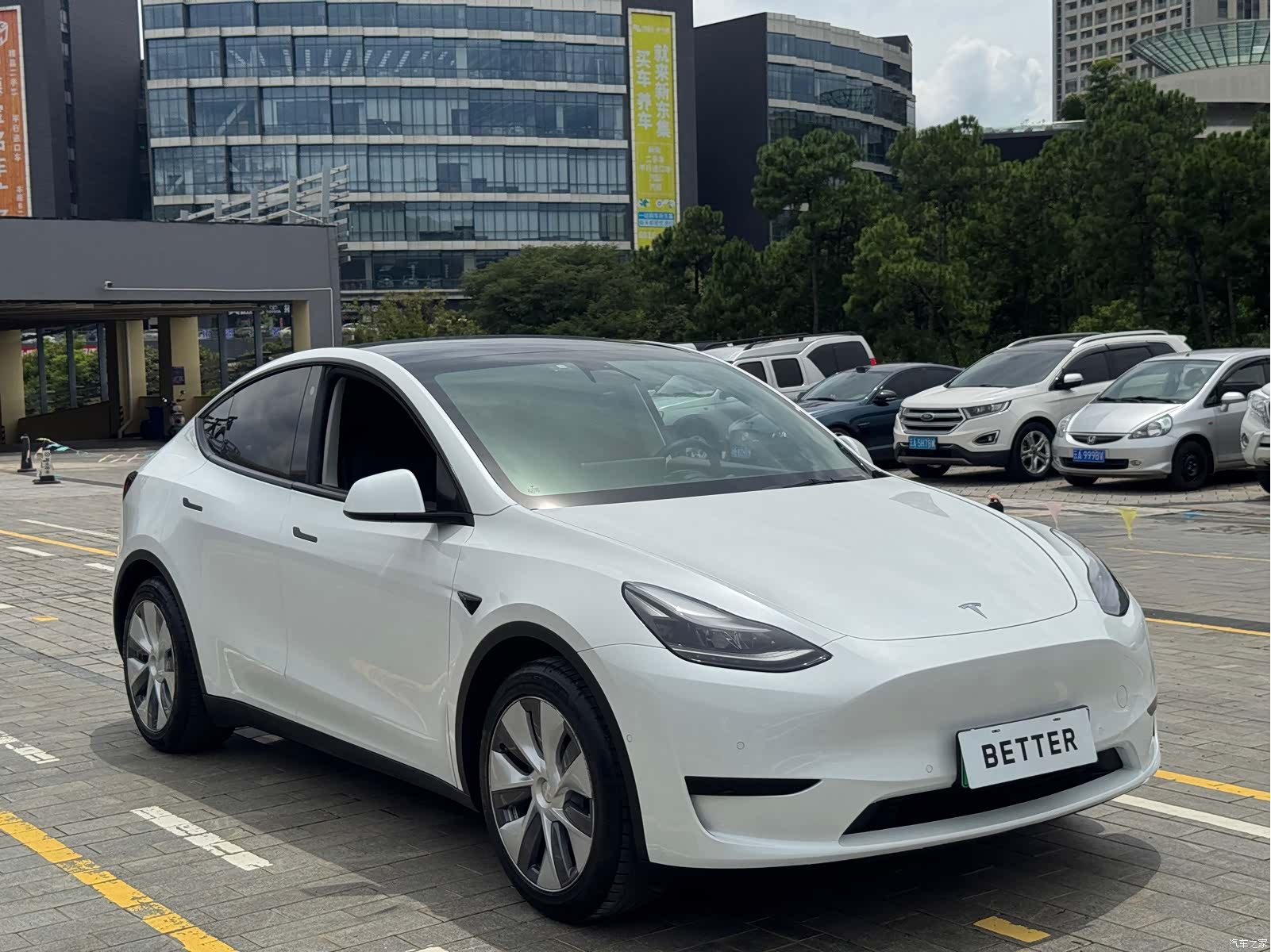 Tesla Model Y, 2022 4
