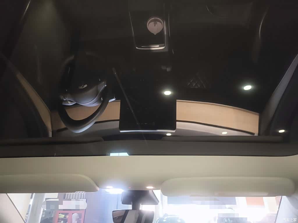 Tesla Model Y, 2023 18