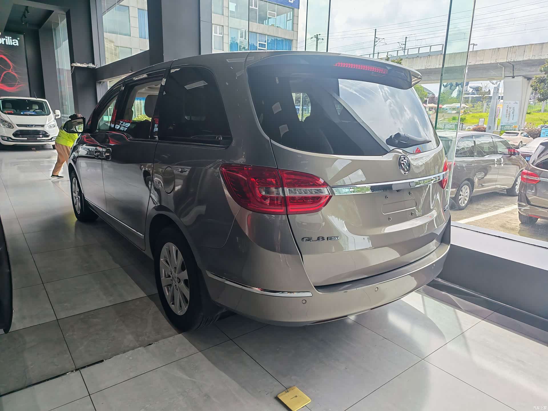 Buick GL8, 2019 3