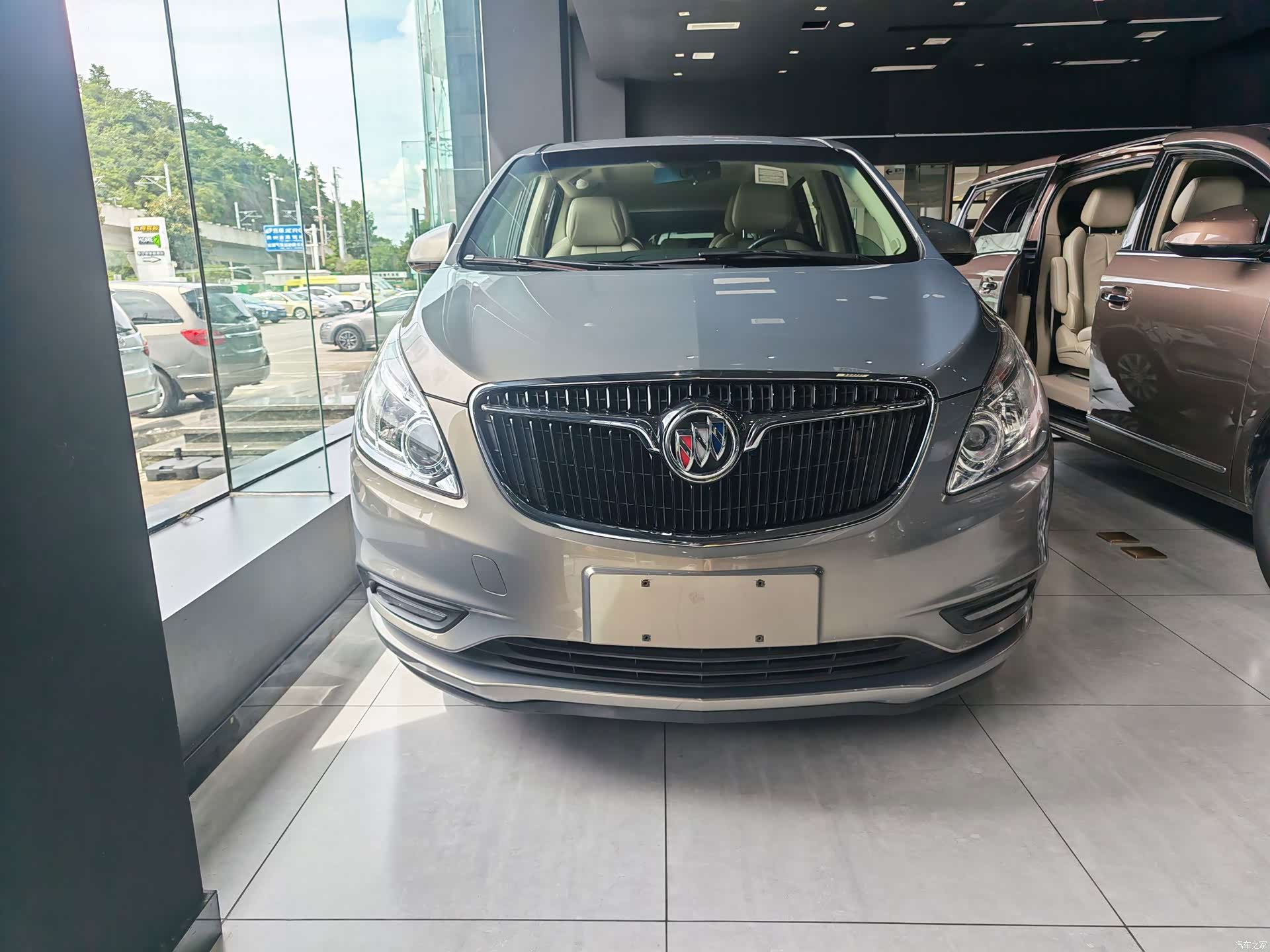 Buick GL8, 2019 2