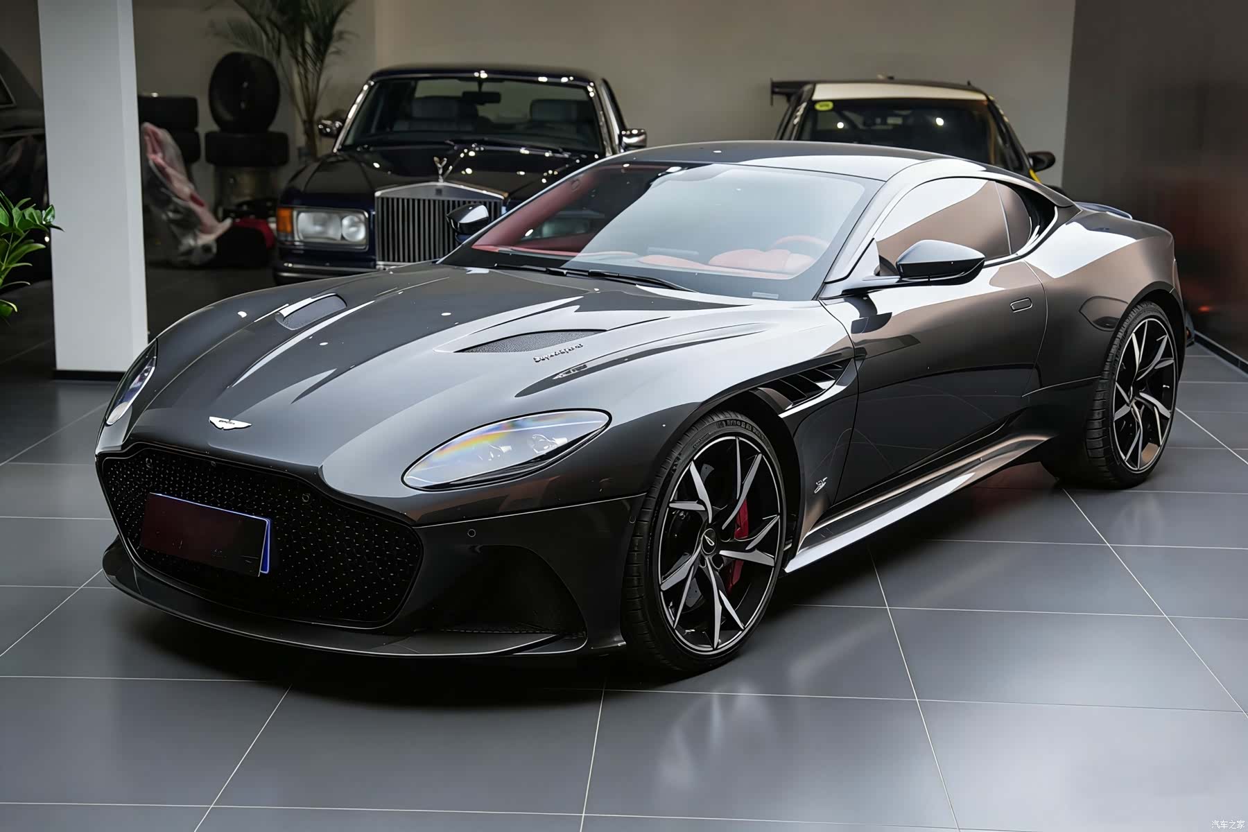 Aston Martin DBS, 2019 6