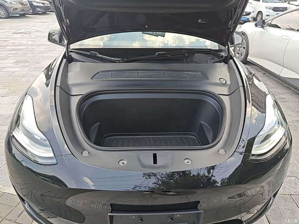Tesla Model Y, 2024 20