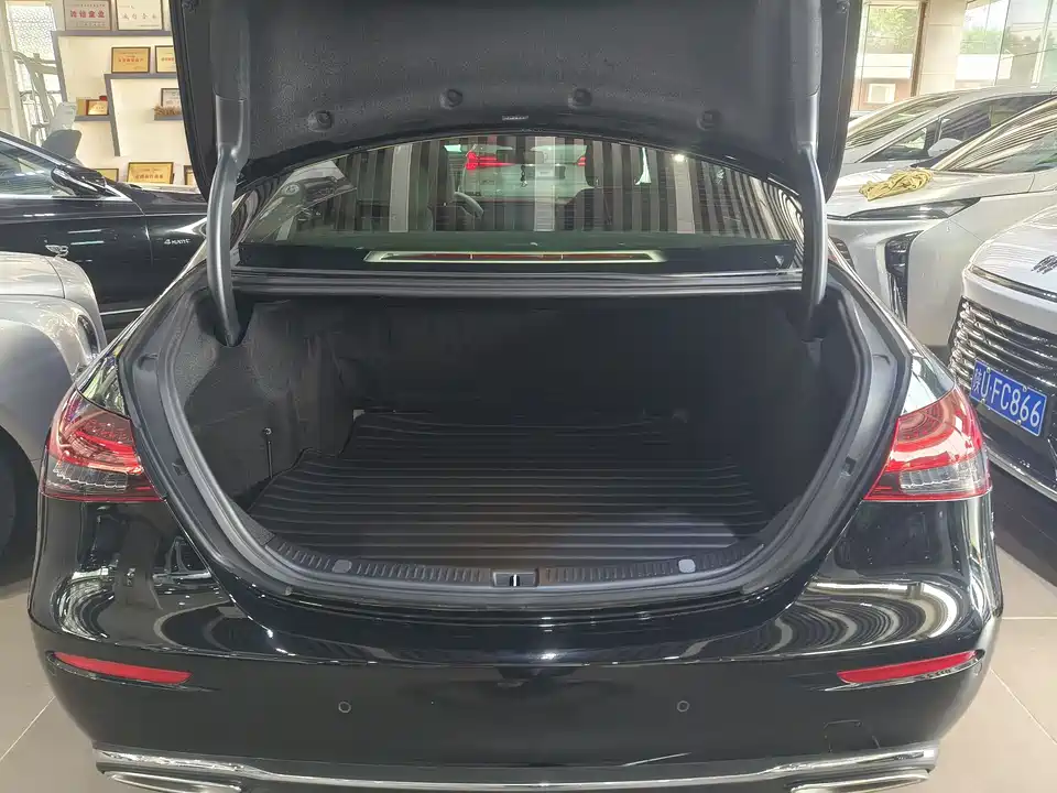 Mercedes-Benz E-class Mercedes-Benz E-class