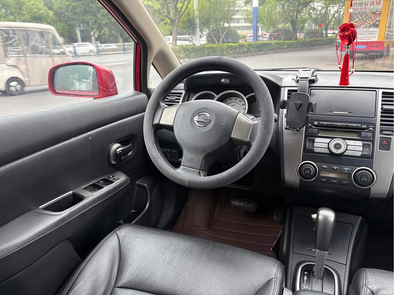 Nissan Tiida, 2009 7