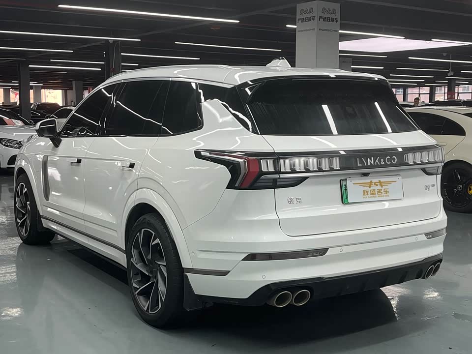 Lynk & Co 09
