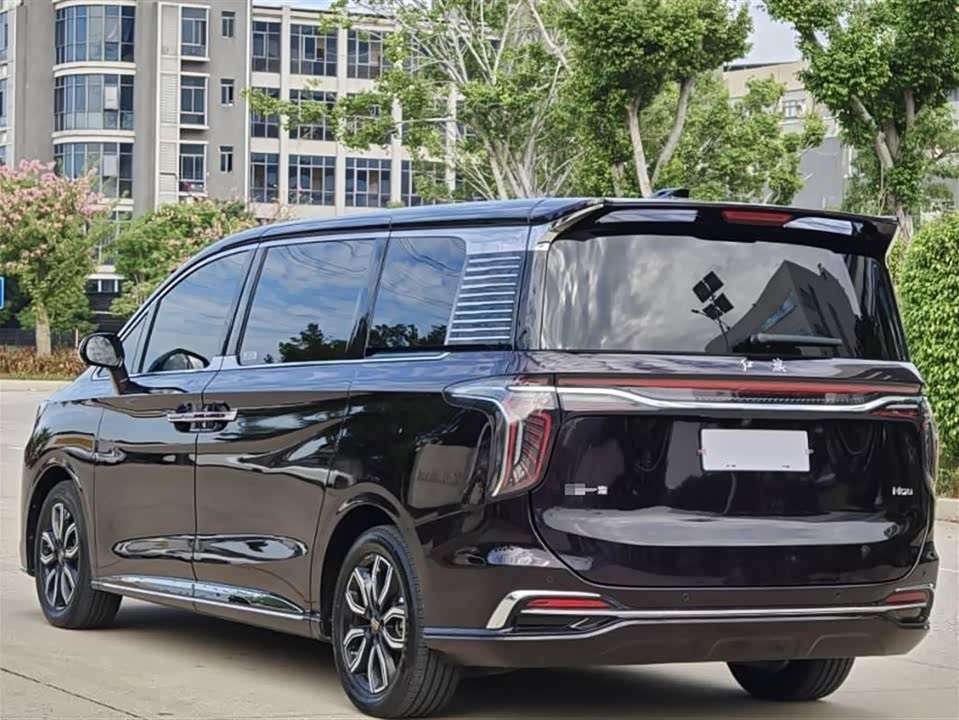 Hongqi HQ9