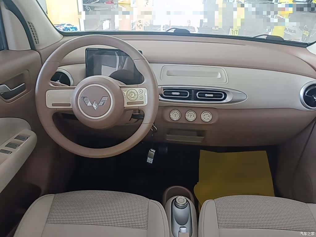 Wuling MINIEV, 2025 10