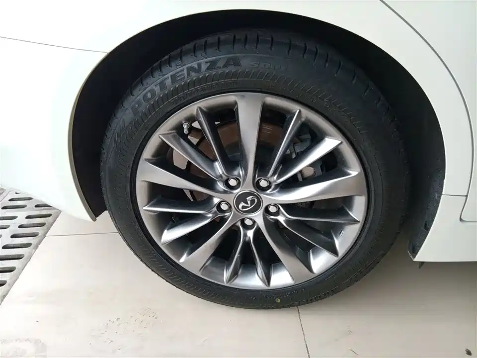 Infiniti Q50L Infiniti Q50L