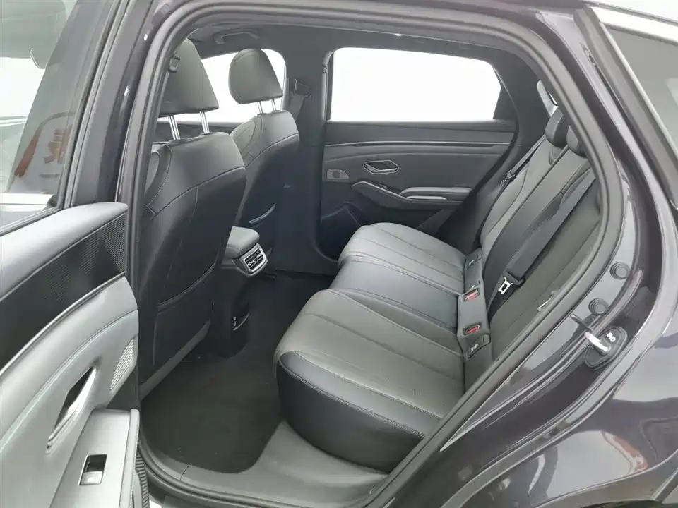 BYD Qin L BYD Qin L