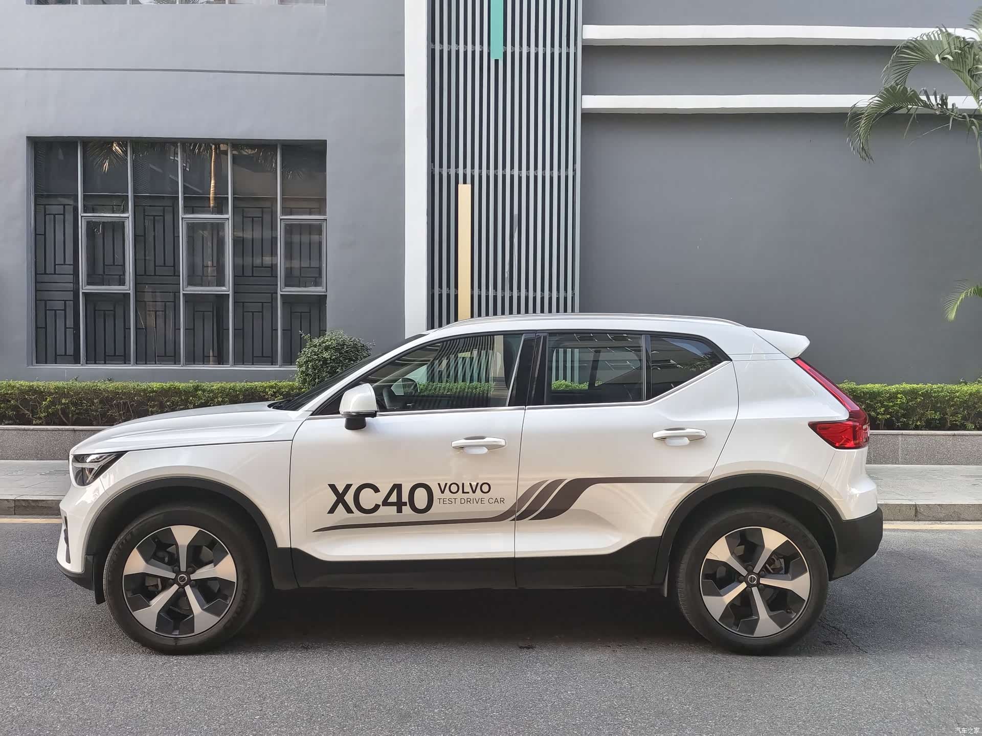 Volvo XC40, 2024 4