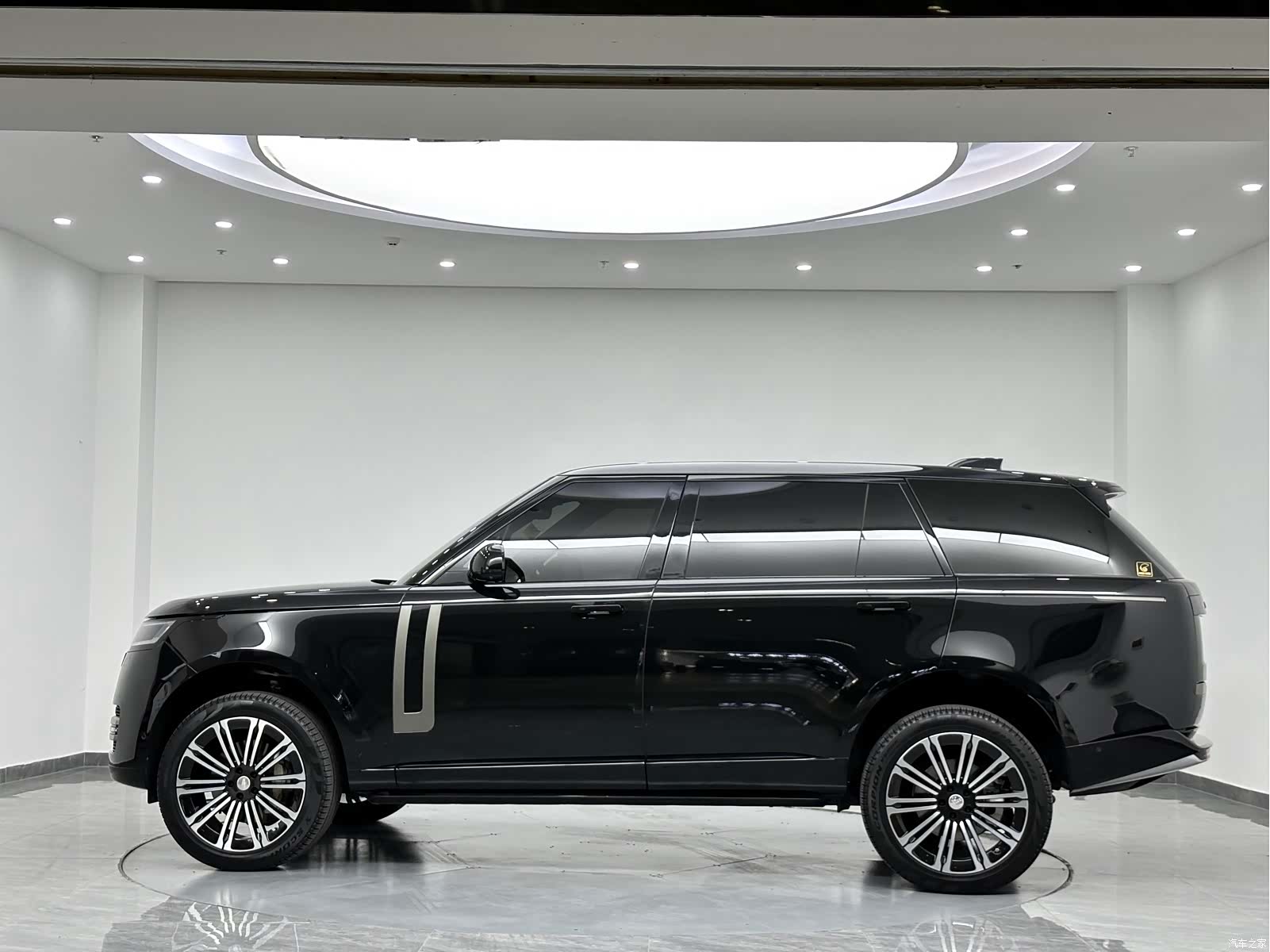 Land Rover Range Rover, 2023 все фото