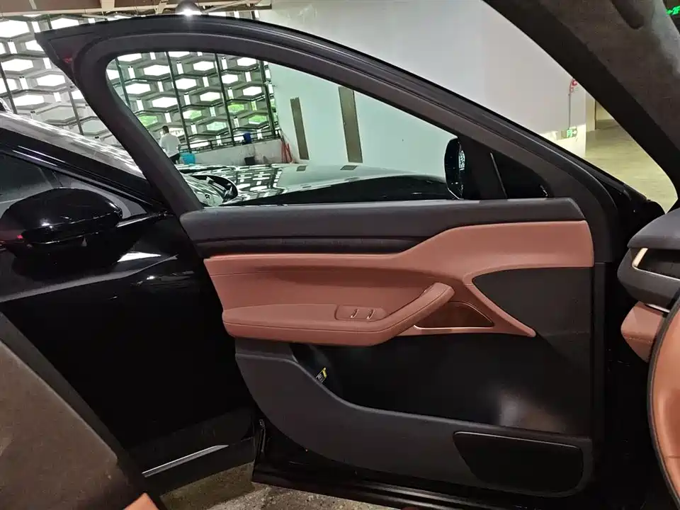 NIO ES8 NIO ES8
