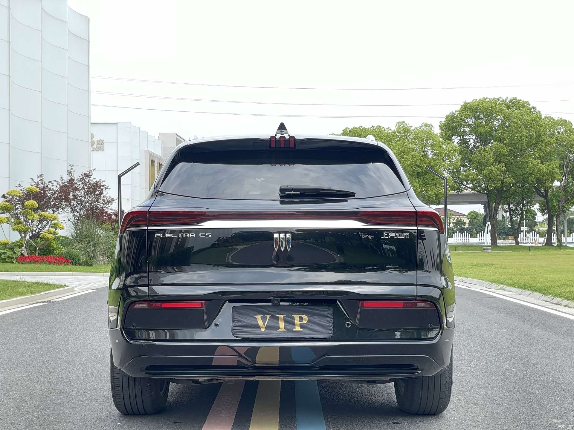 Buick E5, 2025 37