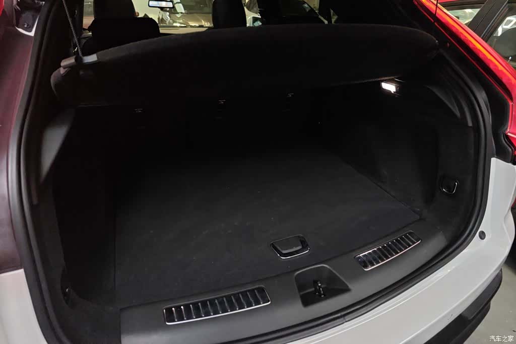 Cadillac XT4, 2019 4