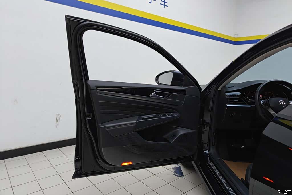 Volkswagen Passat, 2023 7