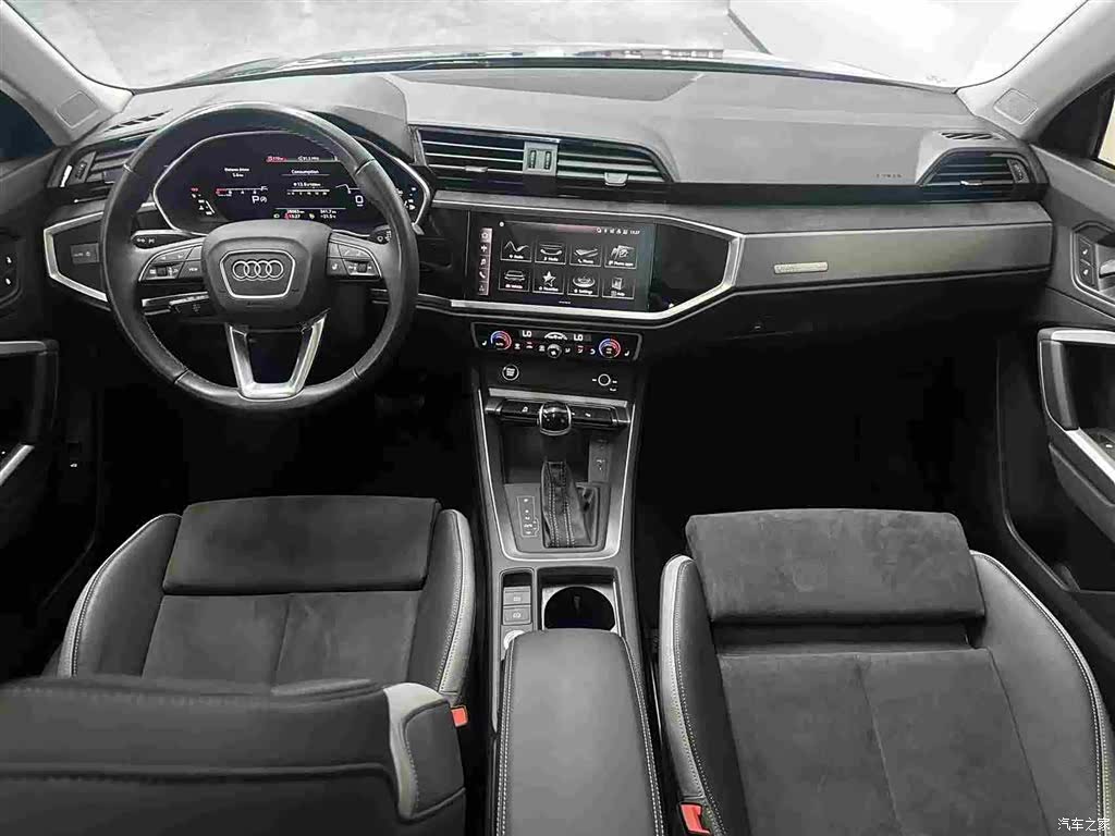 Audi Q3, 2022 10
