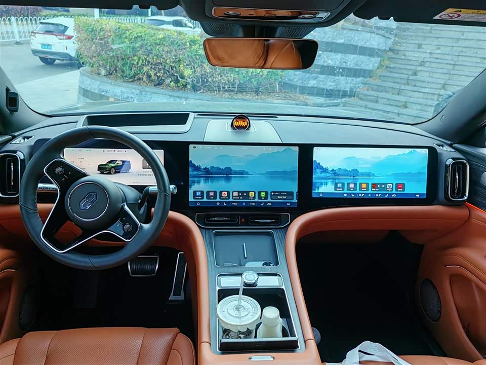 AITO Ask the world M9