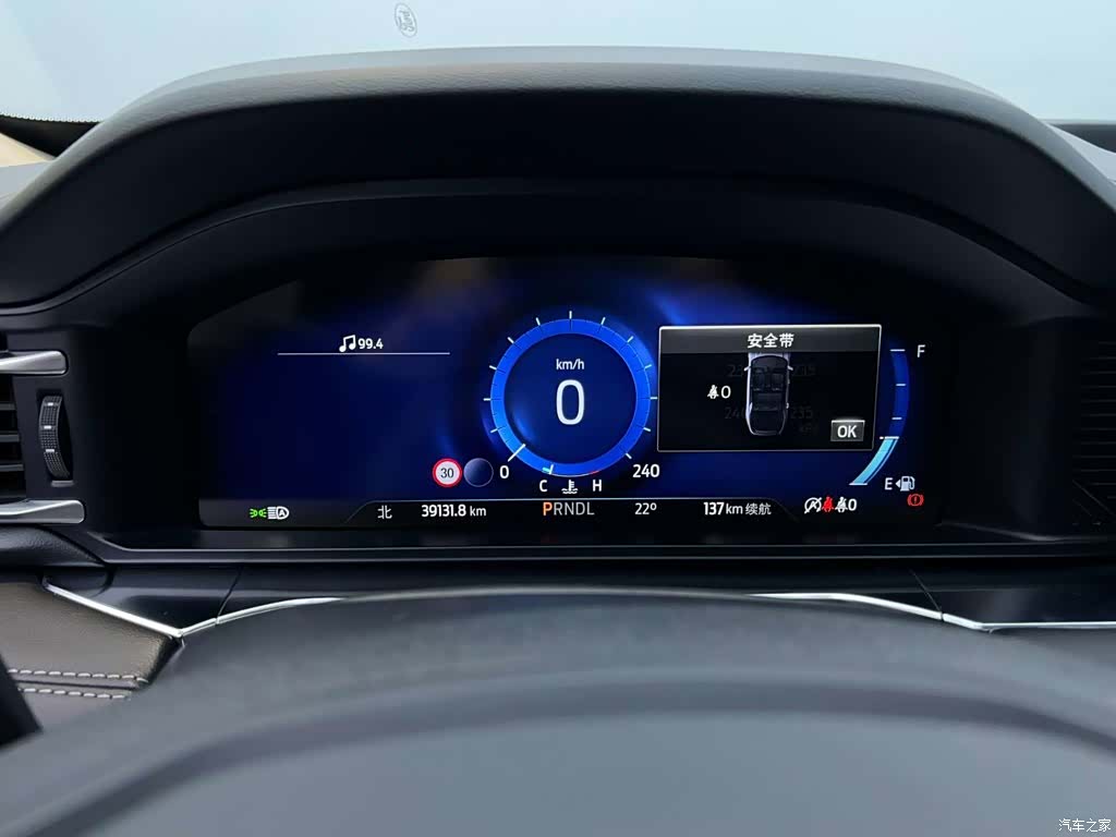 Ford Explorer, 2023 10