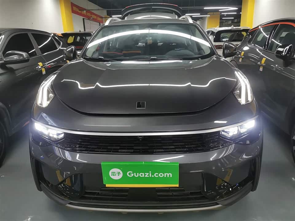 Lynk & Co 01