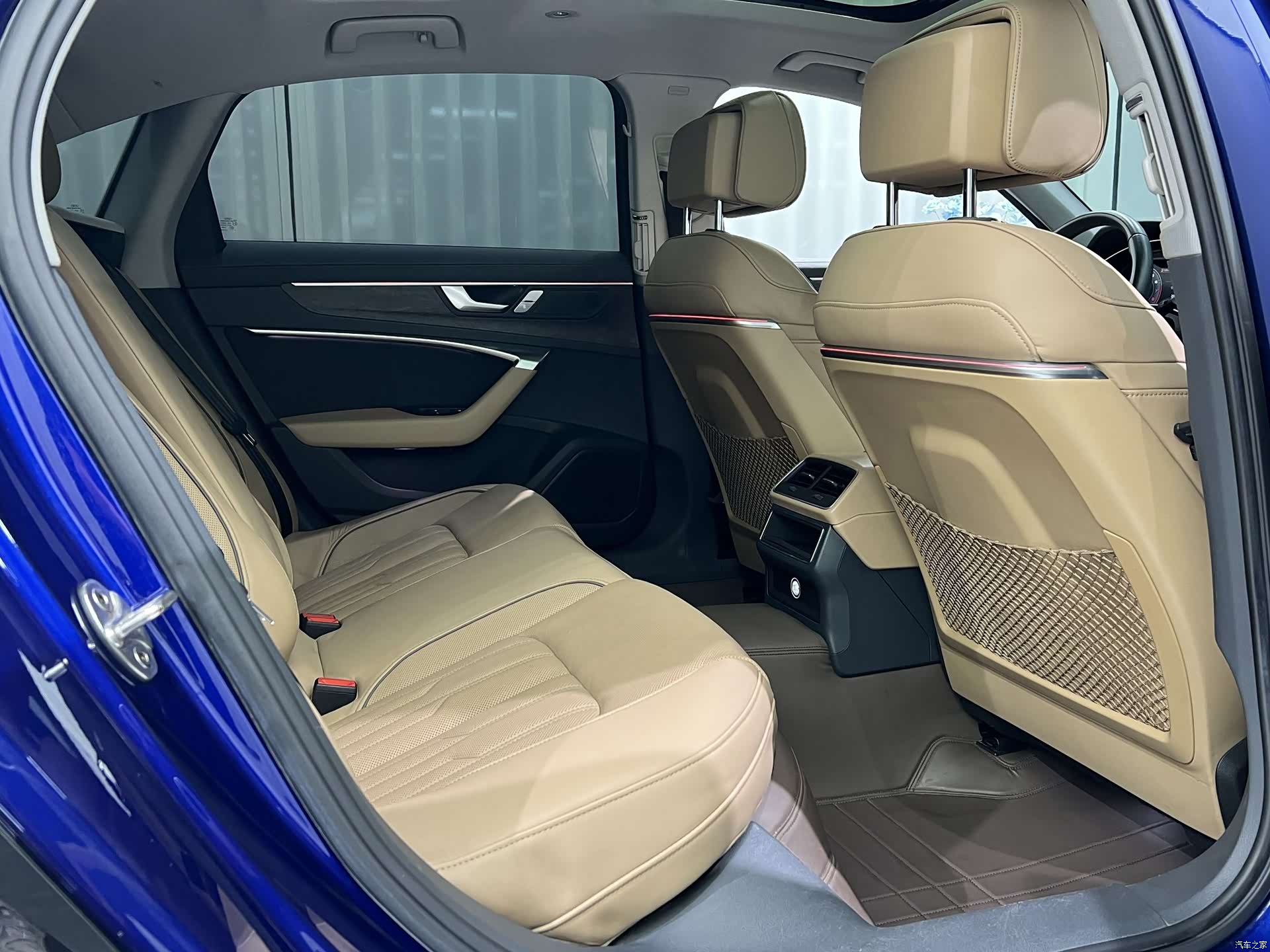 Audi A6L, 2020 все фото