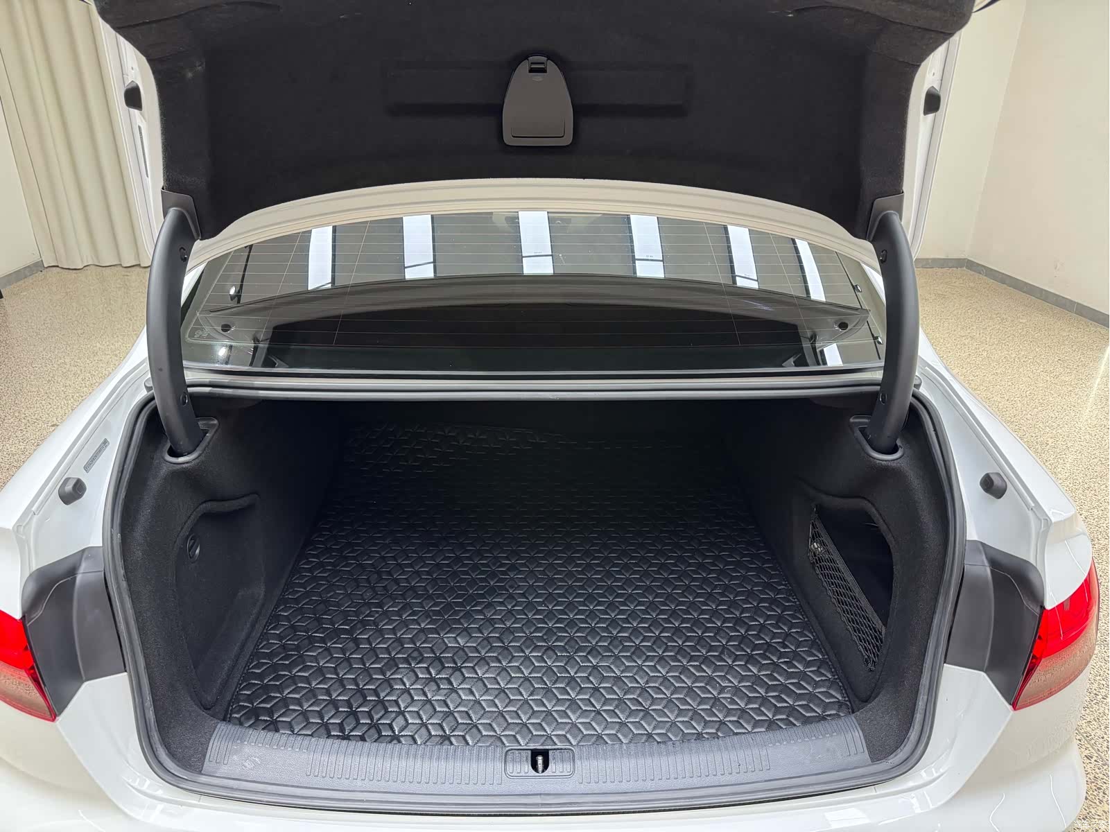 Audi A4L, 2021 33