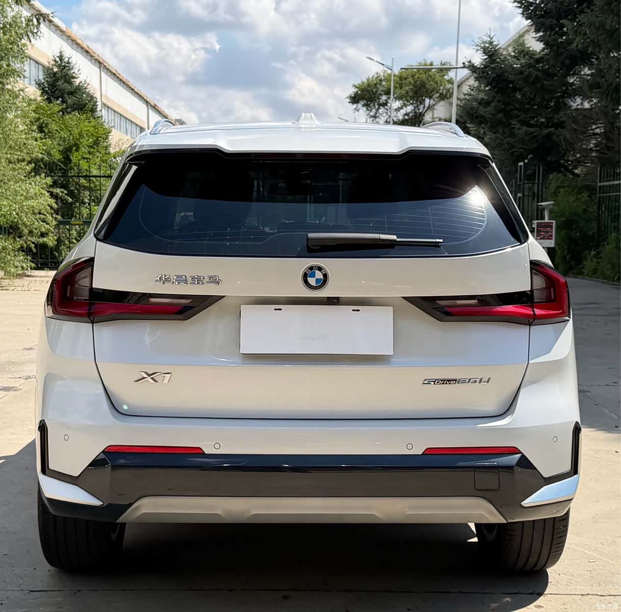 BMW X1, 2023 все фото