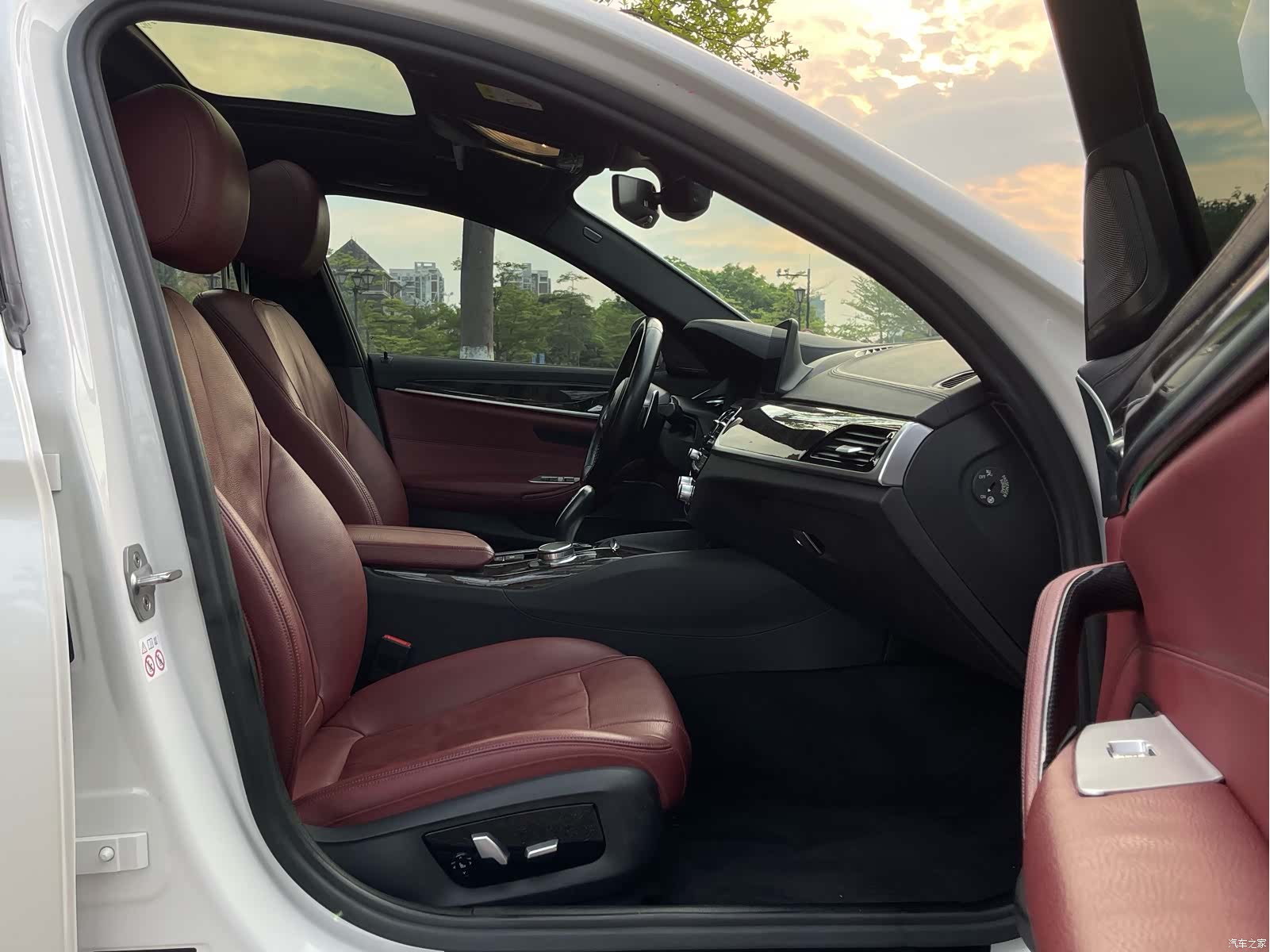 BMW 5 Series, 2019 14