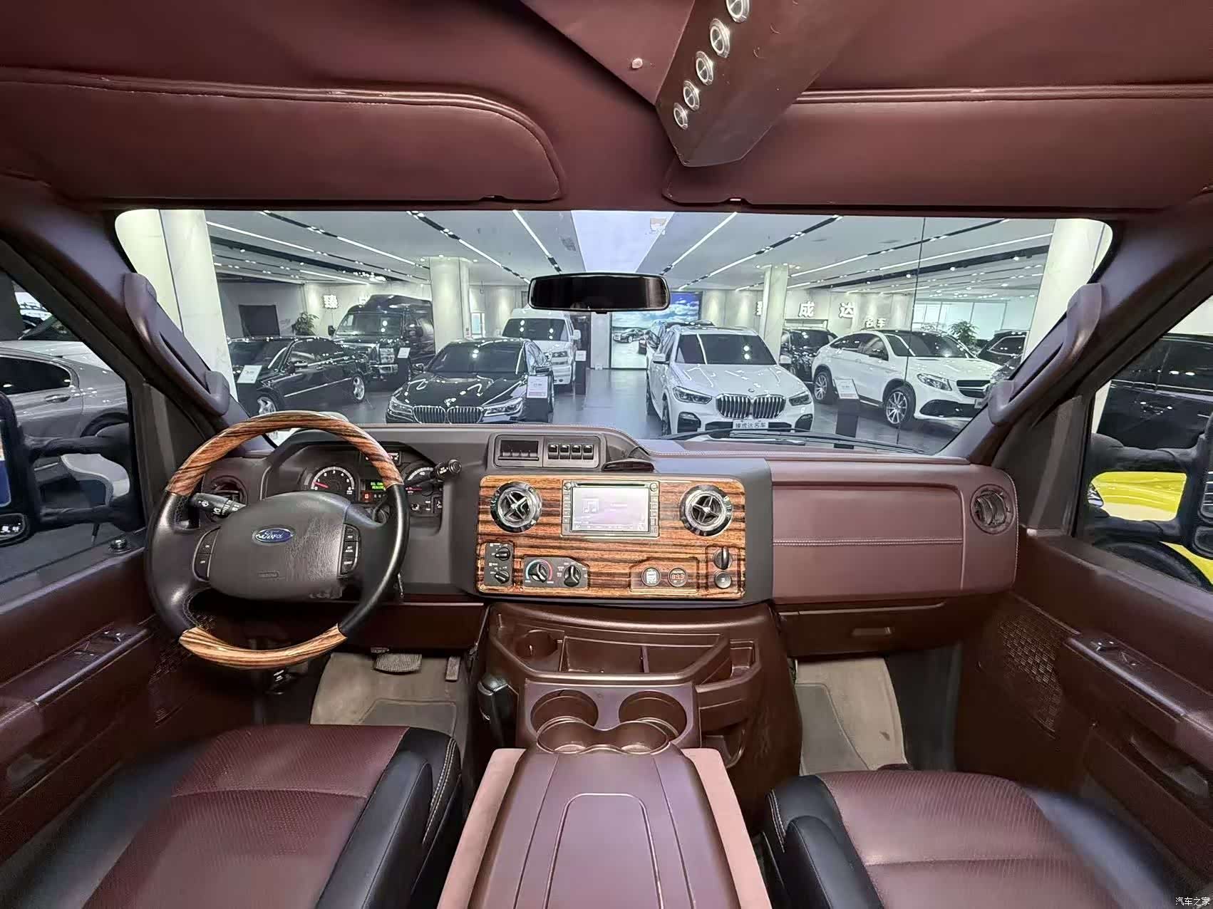 Ford E350, 2019 7