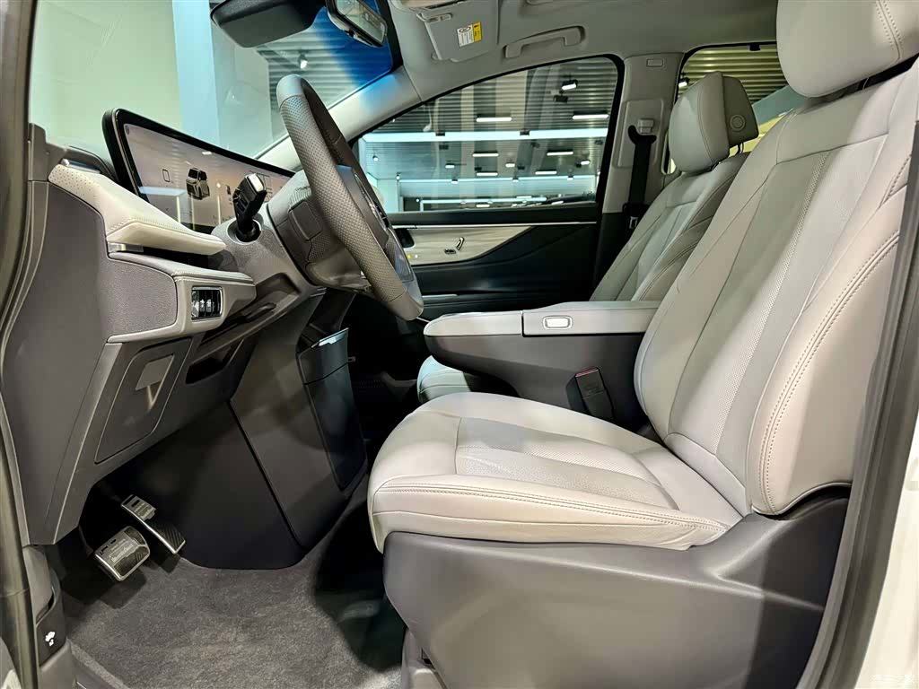 Buick GL8, 2025 17