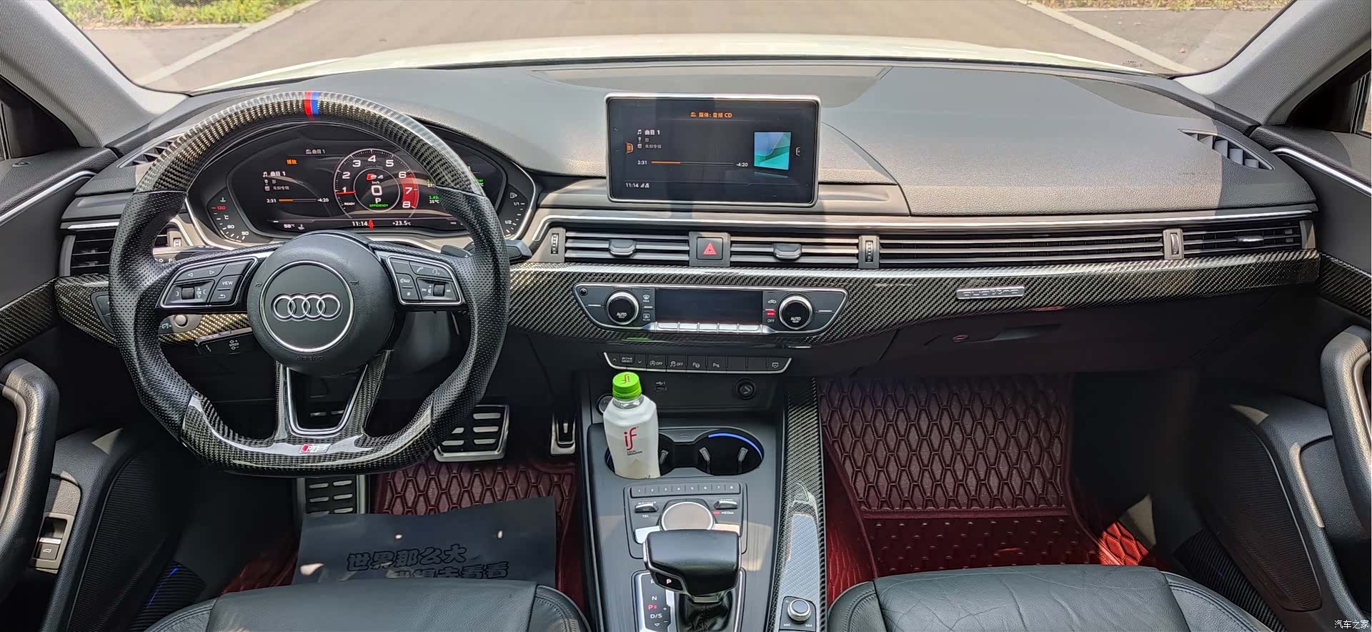 Audi A4L, 2019 все фото