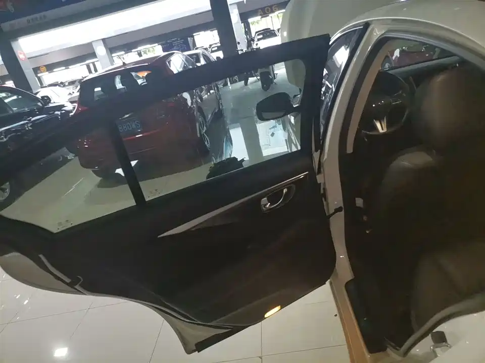 Infiniti Q50L Infiniti Q50L