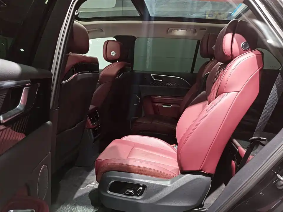Hongqi E-HS9