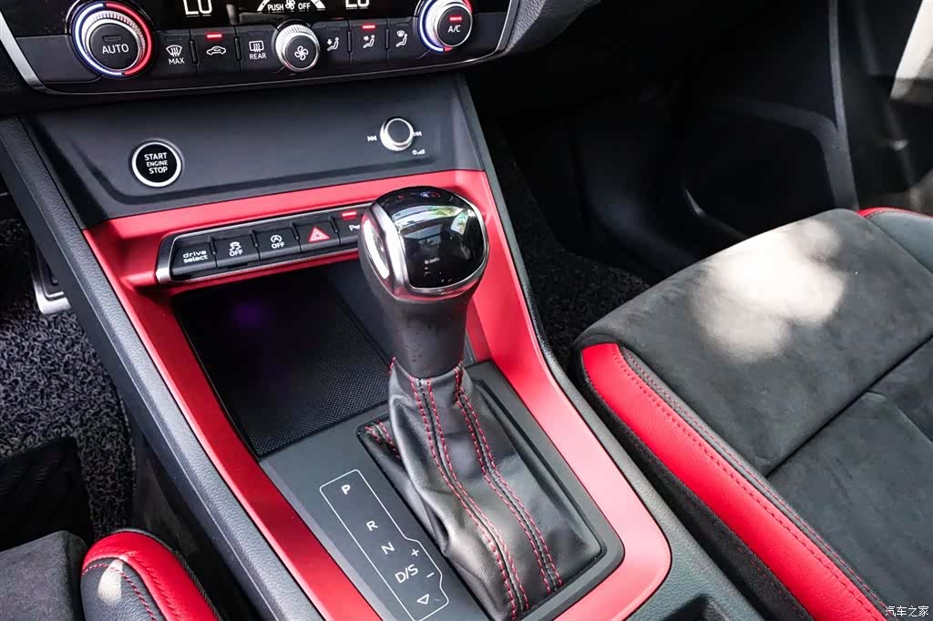 Audi Q3, 2021 13