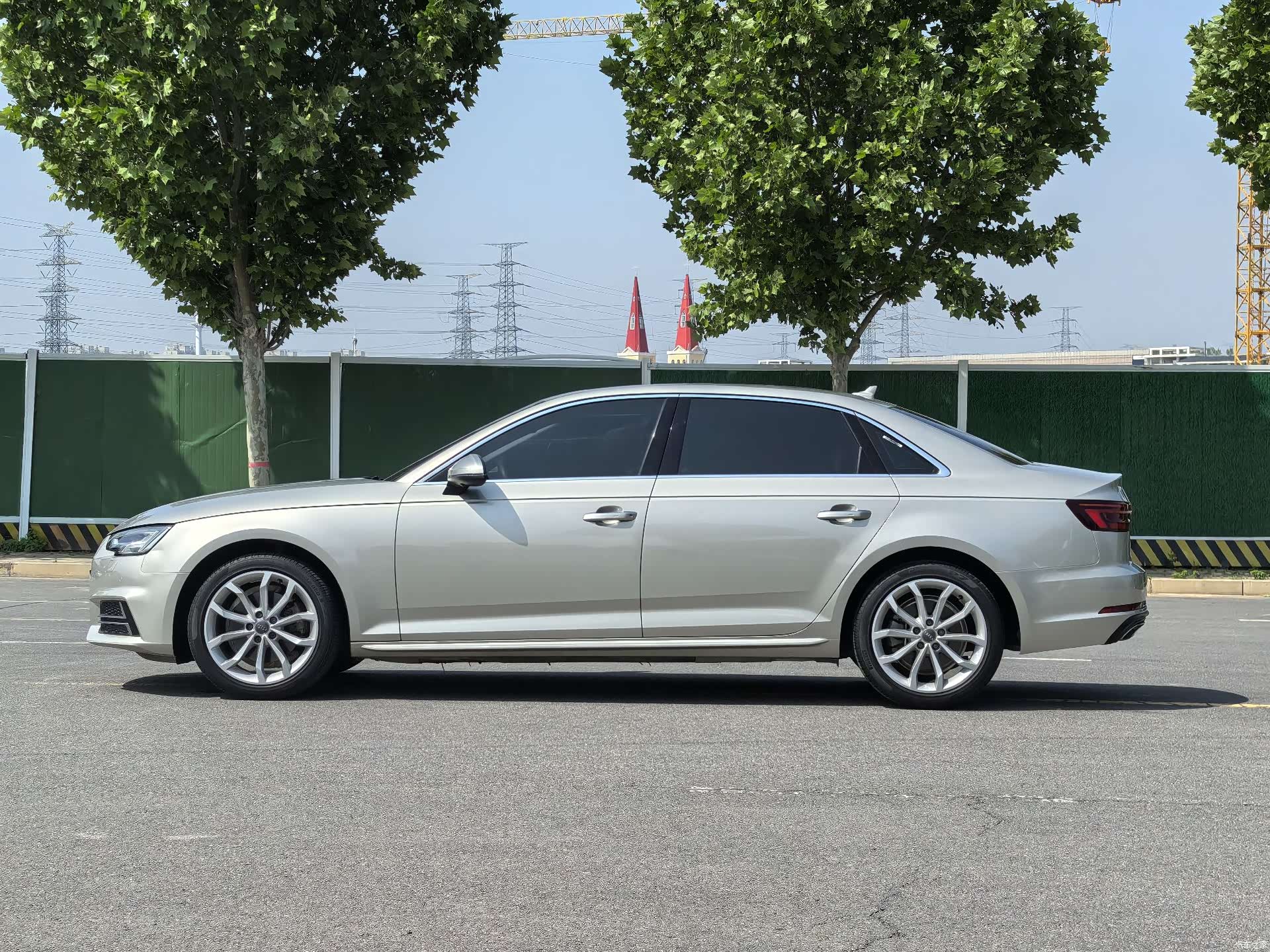 Audi A4L, 2019 18