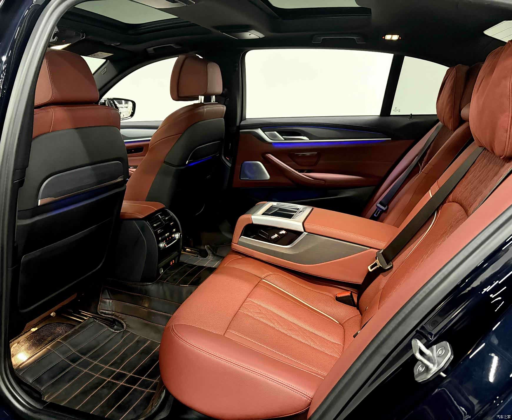 BMW 5 Series, 2020 все фото
