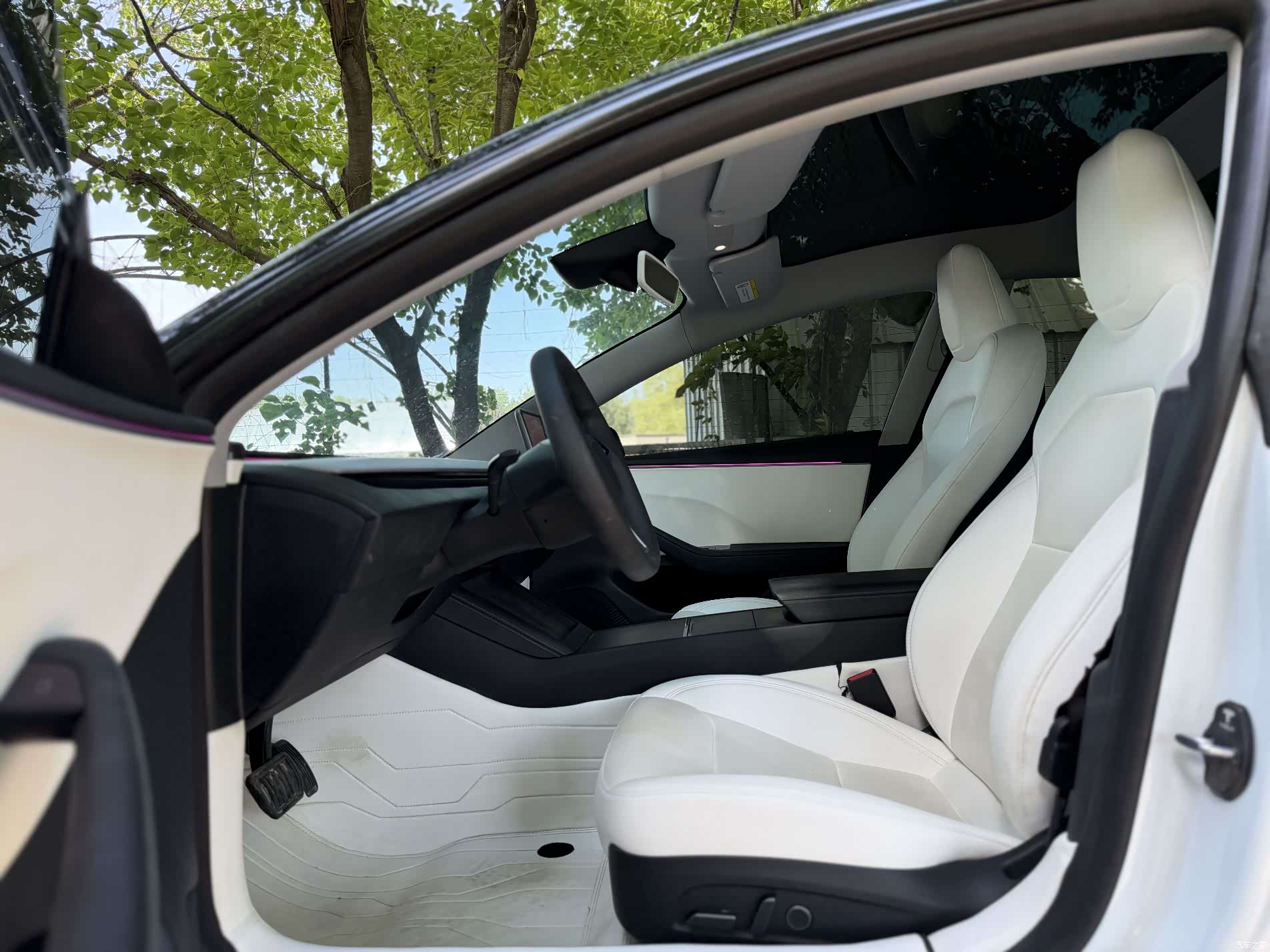 Tesla Model 3, 2025 4