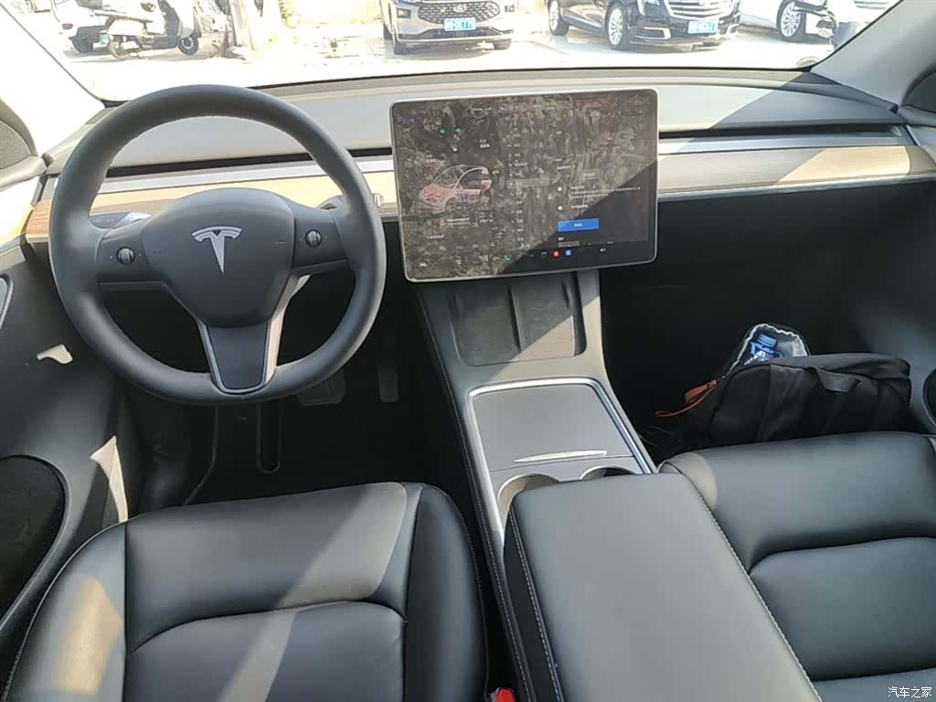 Tesla Model Y, 2023 10