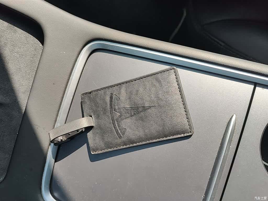 Tesla Model Y, 2023 9