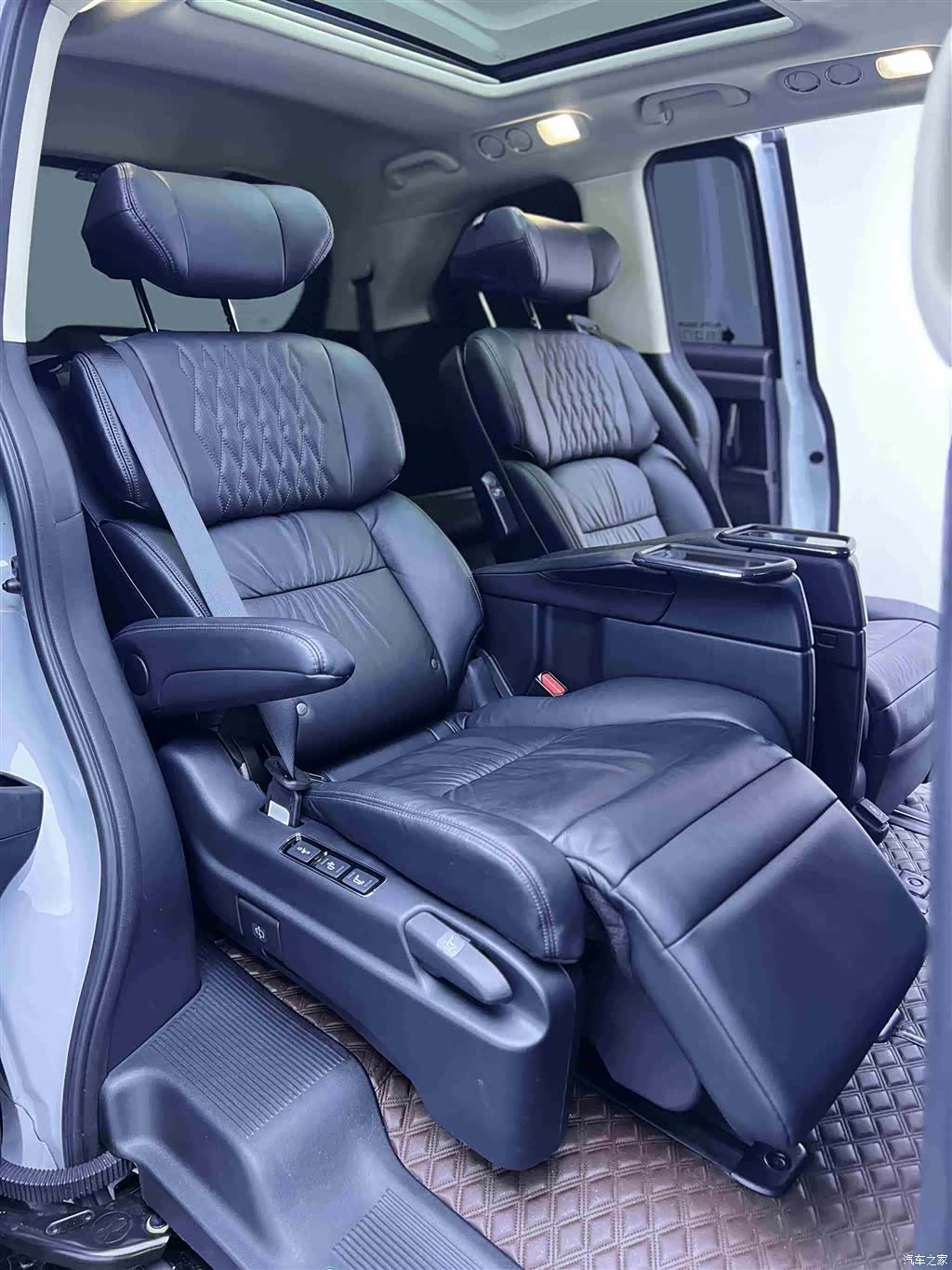 Honda Elysion, 2024 18