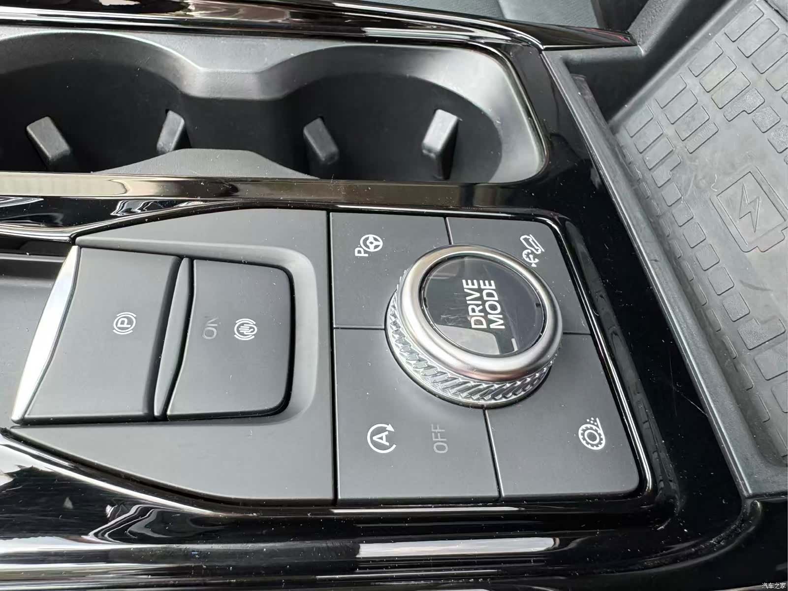 Ford Explorer, 2022 12