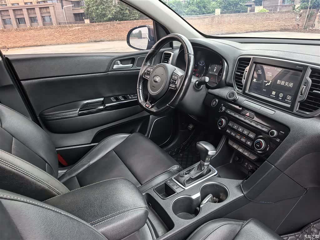 Kia KX5, 2016 8