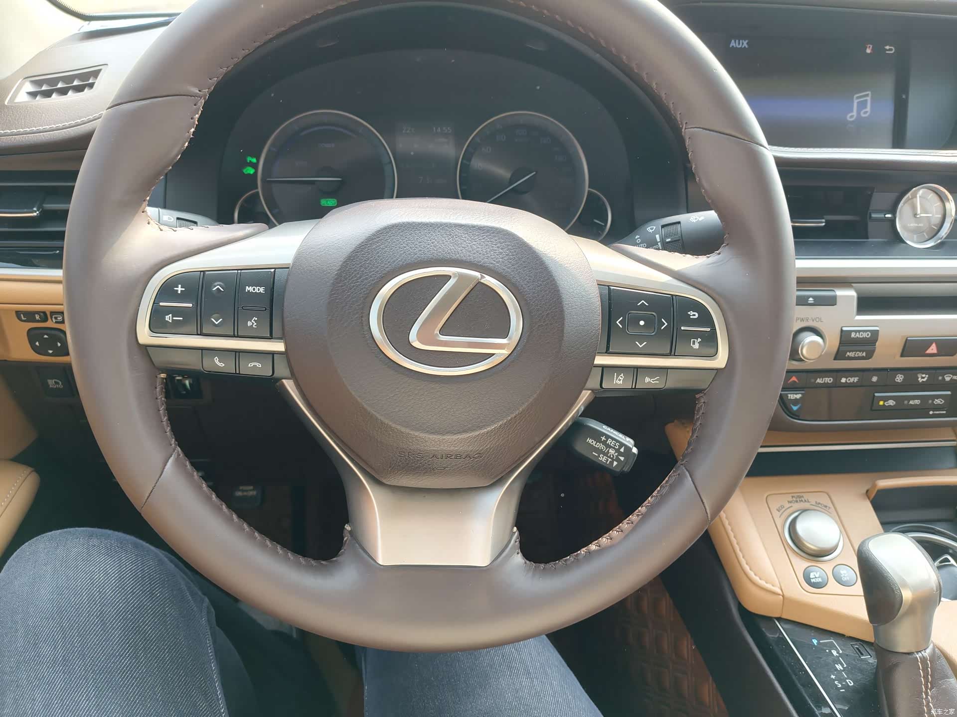 Lexus ES, 2016 12