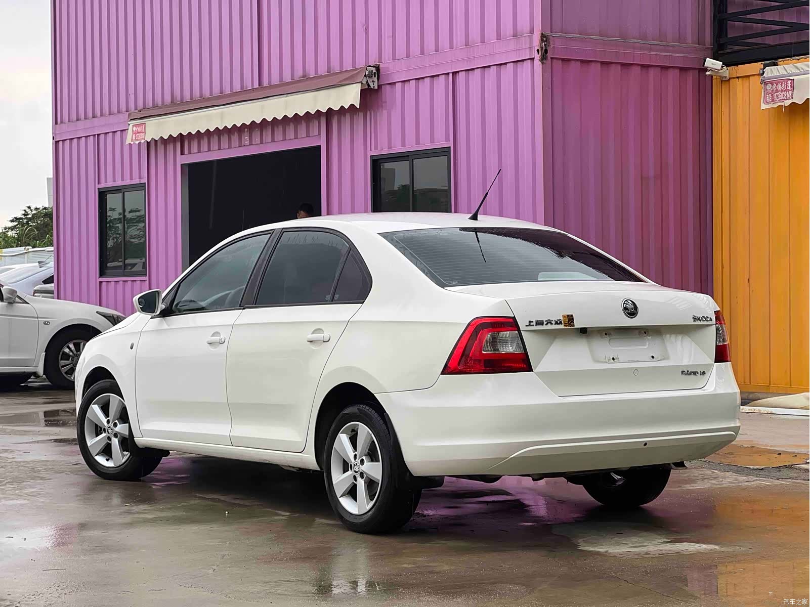 Skoda Rapid, 2014 3