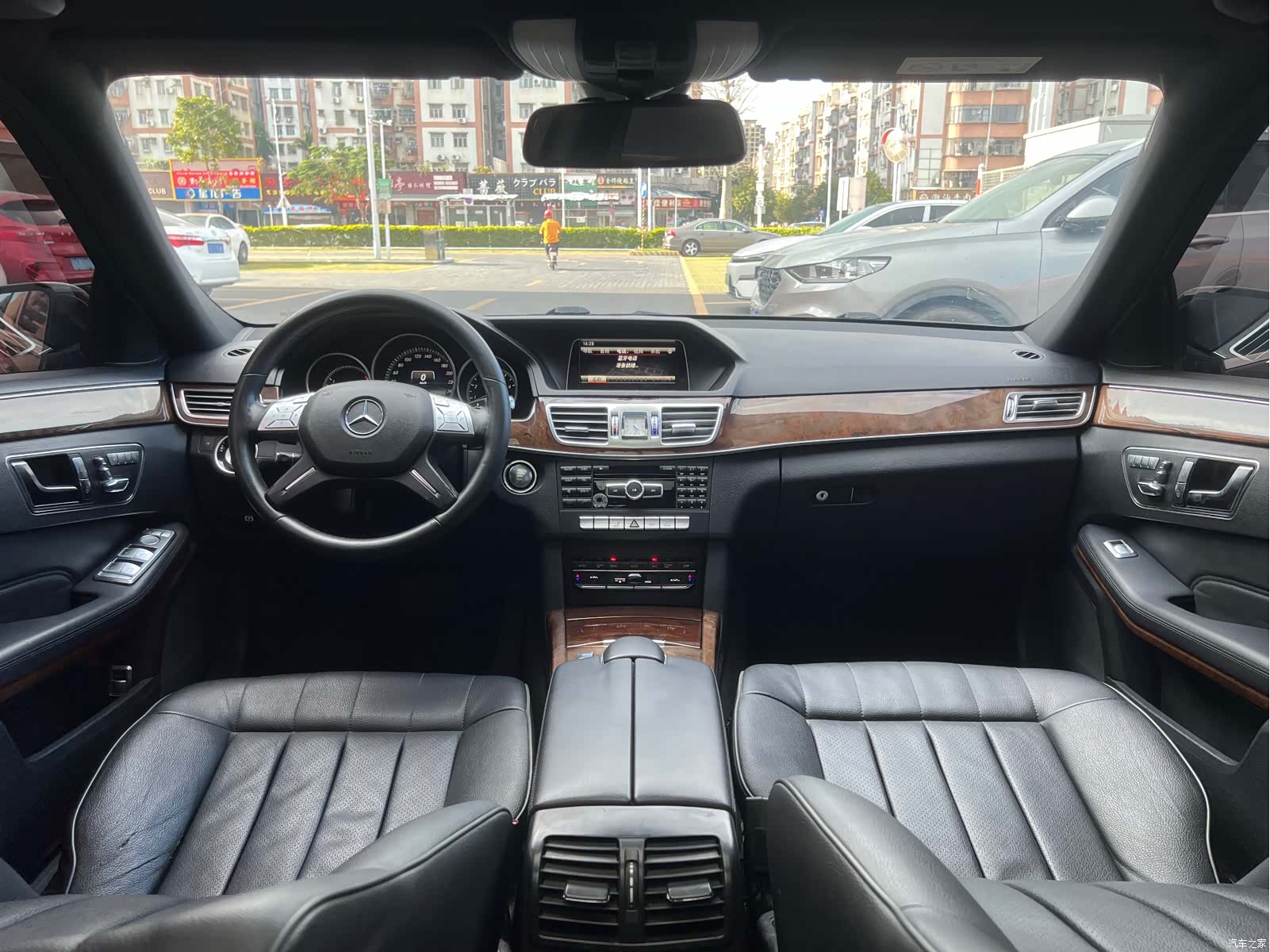 Mercedes-Benz E-Class, 2015 23