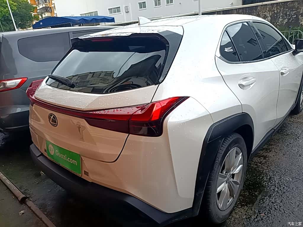 Lexus UX, 2021 6