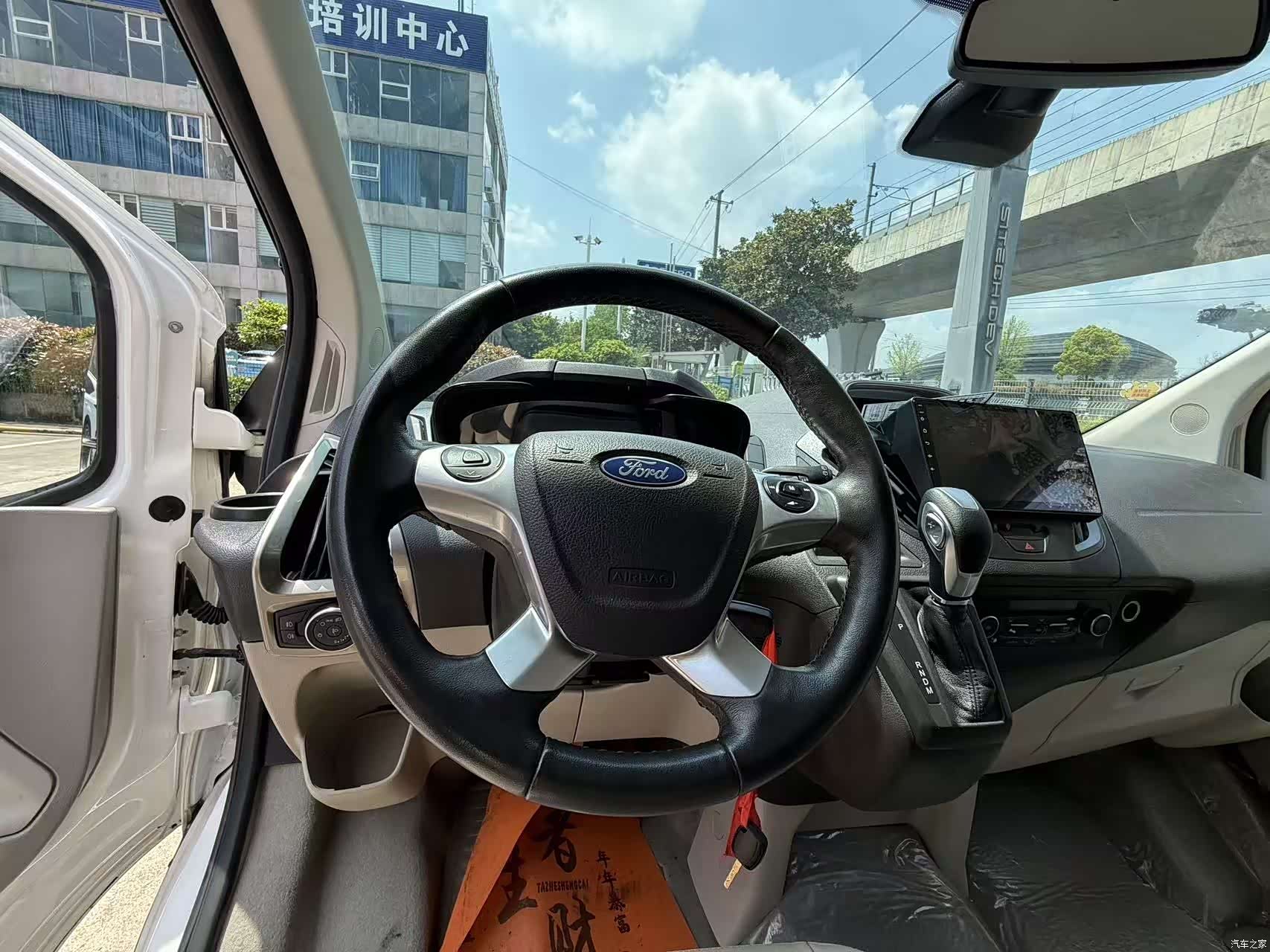 Ford Tourneo, 2017 12