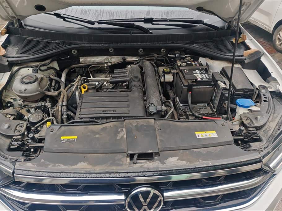 Volkswagen T-ROC exploring Songs